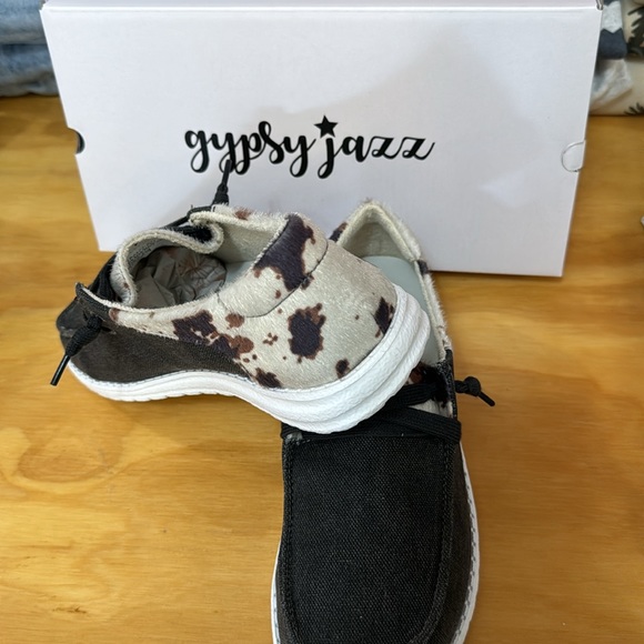 Cowhide Cowgirl Shoe - Picture 4 of 6